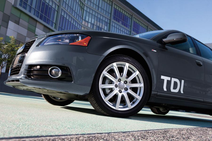 Детали экстерьера Audi A3 Sportback TDI Clean Diesel (8PA) 2009 года  (фото 5 из 21)